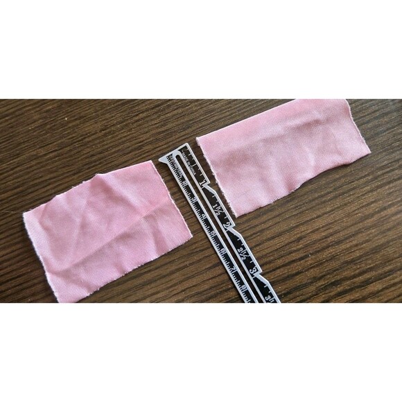 7 Vintage 1980s Random Barbie  Accessories Fashion Doll Pieces Scarf? Blankets? - Picture 14 of 14